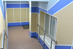 Панели Vekoroom сочетание голубой и бежевый лестница фото