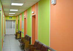 Панели Vekoroom в коридоре разные цвета фото