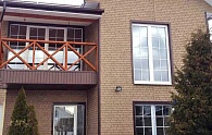Фасадные панели Ю-Пласт Стоун-Хаус кирпич коричневый и бежевый	