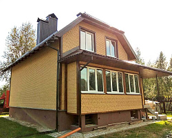 Фасадные панели ЮП Стоун Хаус Кирпич песочный фото